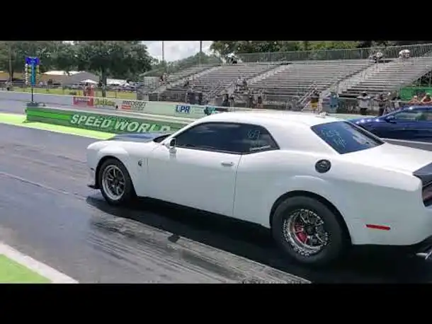 Tesla Plaid gets destroyed by Redeye on 1/4 mile!!!