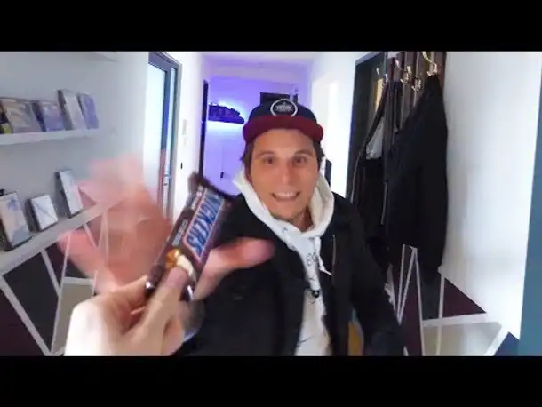 Rewi demütigt mich für ein SNICKERS EIS
