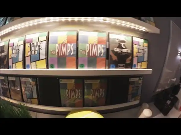 KISSENSCHLACHT BEI MÖBELHAUS XY & NEUE SPIELE - CALL OF MUTTI & THE PIMPS